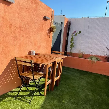 Grand Renove De Style Boheme Chic, Avec Patio & Au Coeur Du Village Apartment